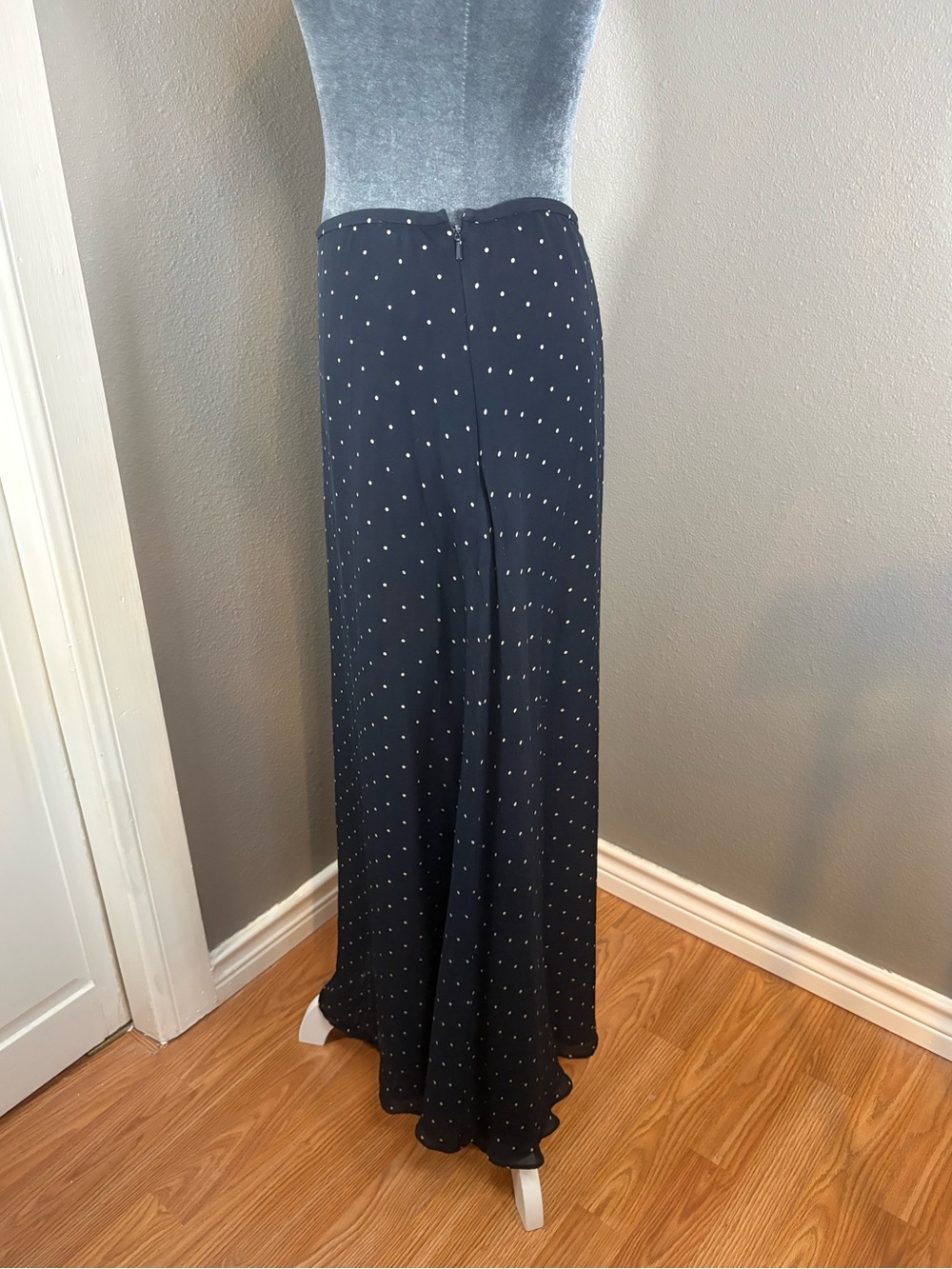 Ralph Lauren Polka Dot Maxi Skirt 100% Silk Size 6 Deep Navy White - Picture 8 of 11
